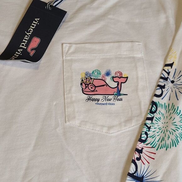 Vineyard Vines White 2021 Happy New Year long-sleeved t-shirt with pocket - Picture 3 of 4